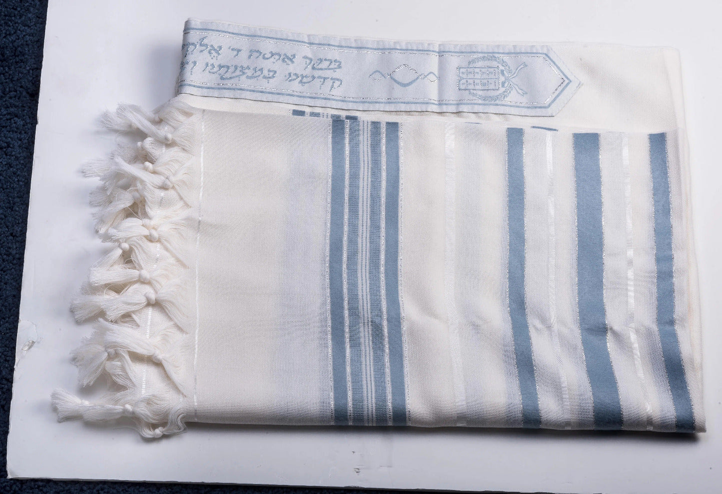 Tallit Tashbetz – Light Blue Shiny Silver Judaica Tallit