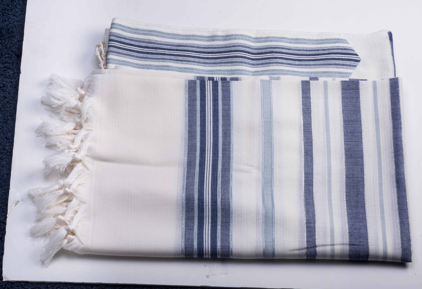 Tallit Bareket Barkat – blue light blue and silver stripes