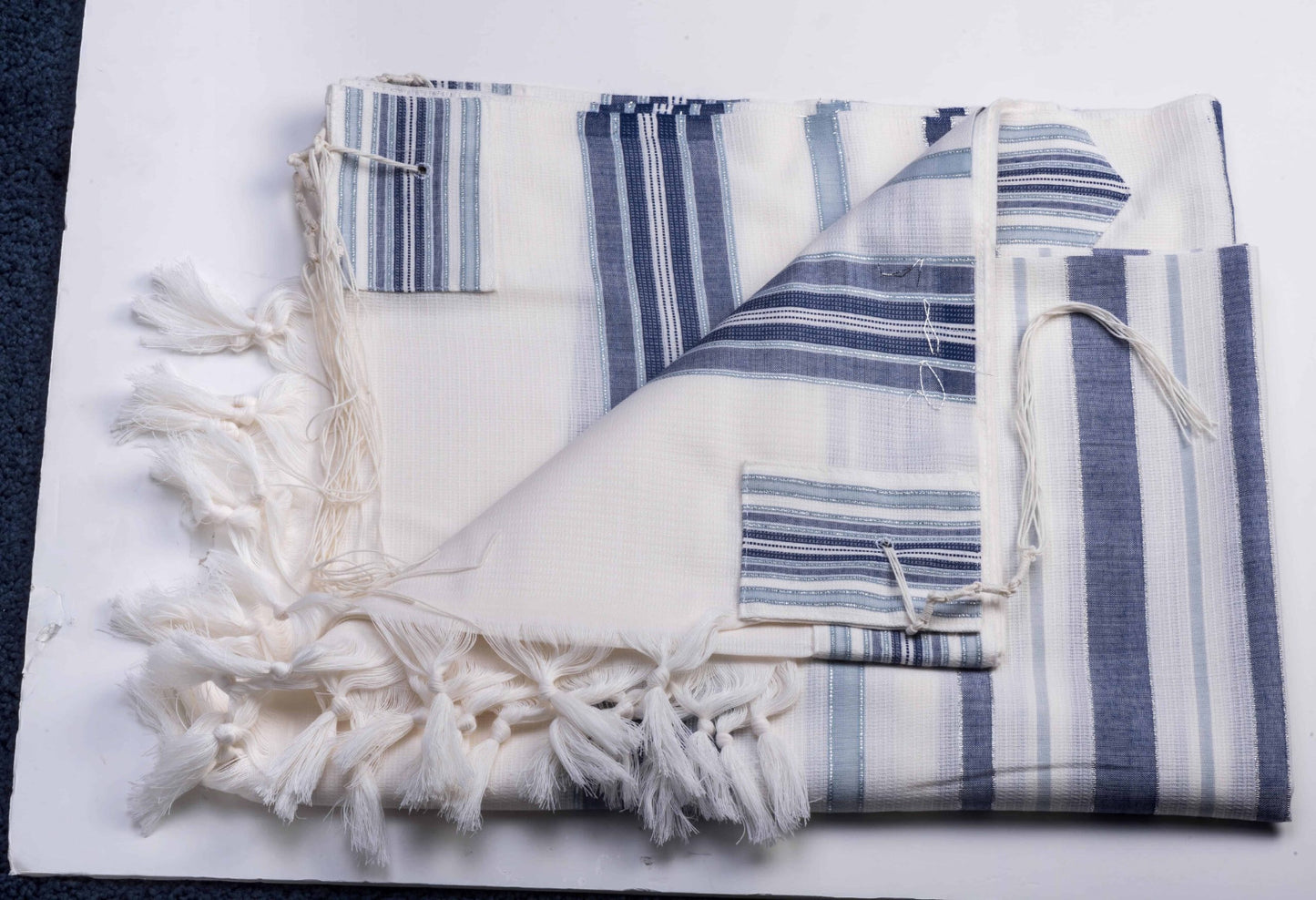 Tallit Bareket Barkat – blue light blue and silver stripes